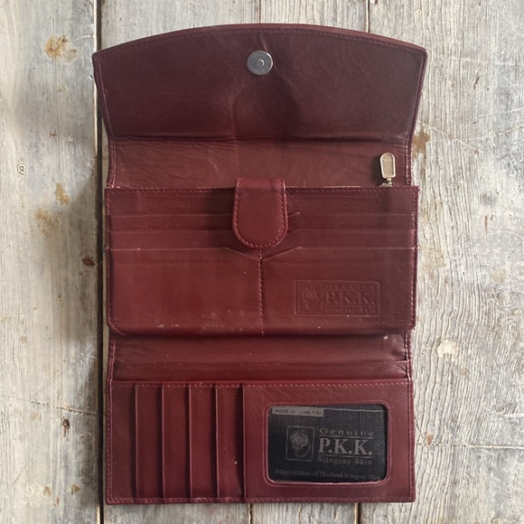 Genuine, P.K.K. Stingray long wallet/clutch bag. Like new condition. - Picture 3 of 4